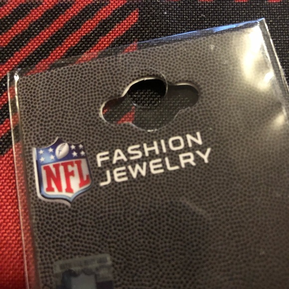 🍒5/$25🍒Saints necklace - Picture 3 of 3